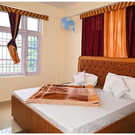 Simla Hotel K R I S H N A B - B Near Mall Road And Temple ภายนอก รูปภาพ
