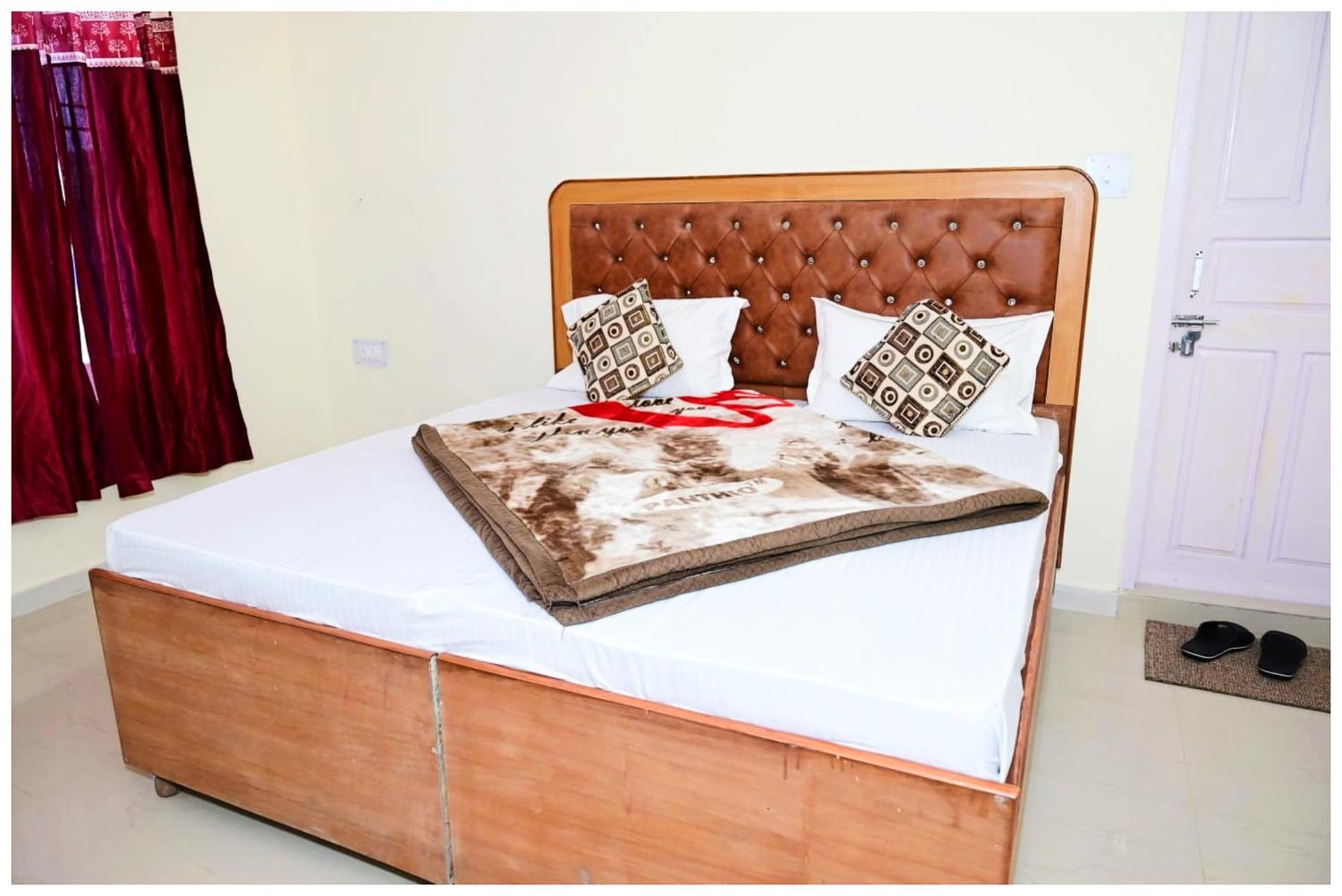 Simla Hotel K R I S H N A B - B Near Mall Road And Temple ภายนอก รูปภาพ